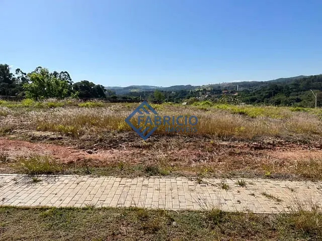 Terreno com 250m², à venda, no bairro Pinheirinho em Vinhedo