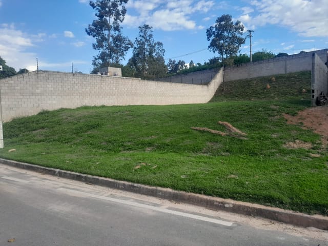 Terreno com 828m², à venda, no bairro Observatório em Vinhedo