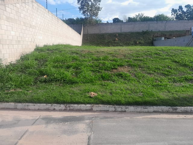 Terreno com 828m², à venda, no bairro Observatório em Vinhedo