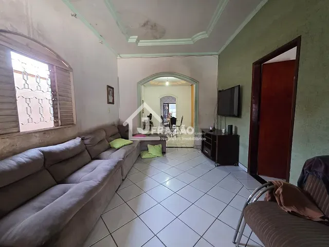 Casa com 296m² 3 quartos e 2 banheiros, à venda, no bairro Vila Finsocial em Goiânia