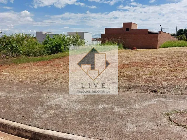Terreno com 303m², à venda, no bairro Reserva Centenária em Santa Bárbara D'Oeste