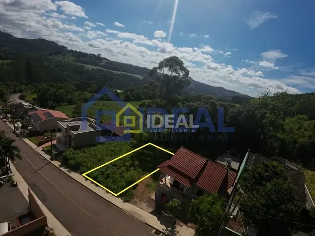 Terreno com 330m², à venda, no bairro Sintrial em Concórdia