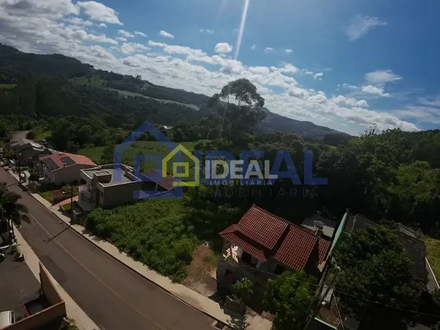Terreno com 330m², à venda, no bairro Sintrial em Concórdia