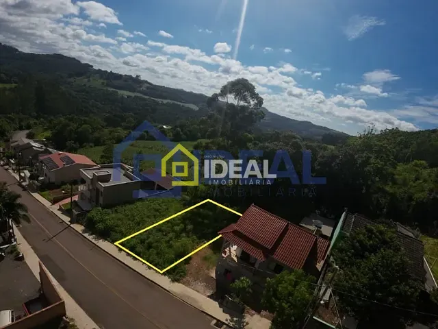 Terreno com 330m², à venda, no bairro Sintrial em Concórdia