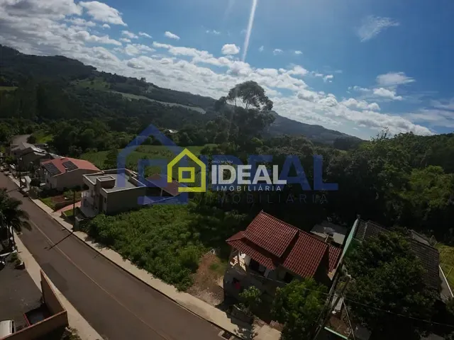 Terreno com 330m², à venda, no bairro Sintrial em Concórdia
