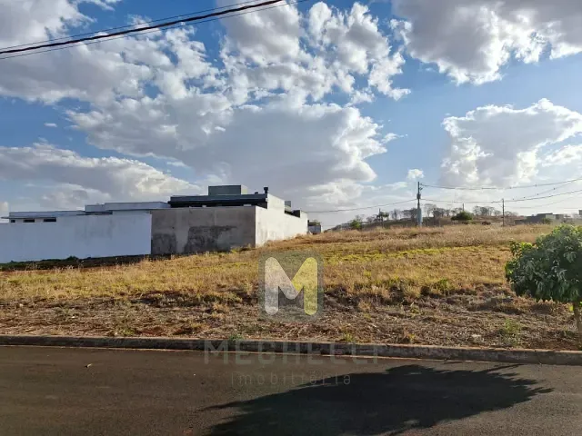 Terreno com 360m², à venda, no bairro Terras de Santa Balbina em Serrana