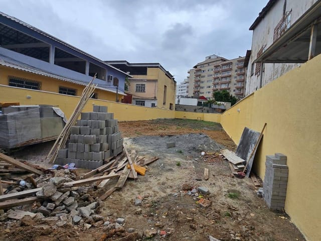Terreno com 564m², à venda ou para alugar, no bairro Vila Valqueire em Rio de Janeiro