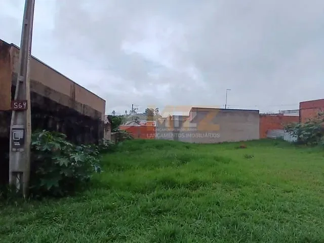Terreno com 250m², à venda, no bairro Residencial Cedro em Botucatu