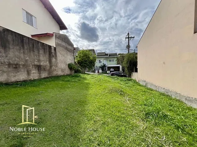 Terreno com 250m², à venda, no bairro Pinheirinho em Vinhedo