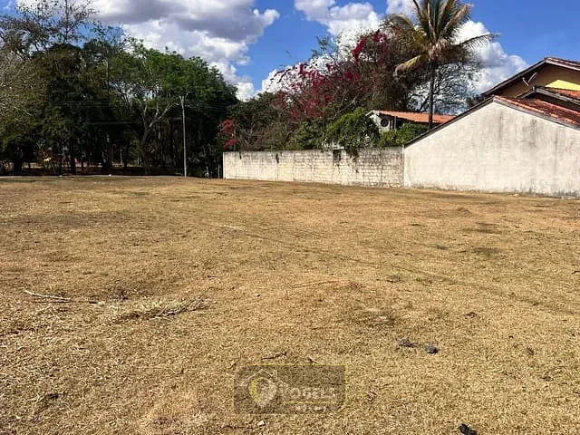 Terreno com 1142m², à venda, no bairro Chácaras Camanducaia em Holambra