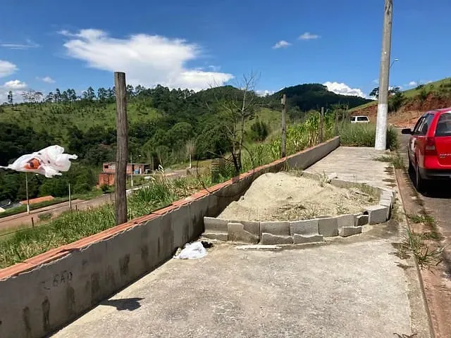 Terreno com 250m², à venda, no bairro Residencial Santa Bárbara em Guaratinguetá
