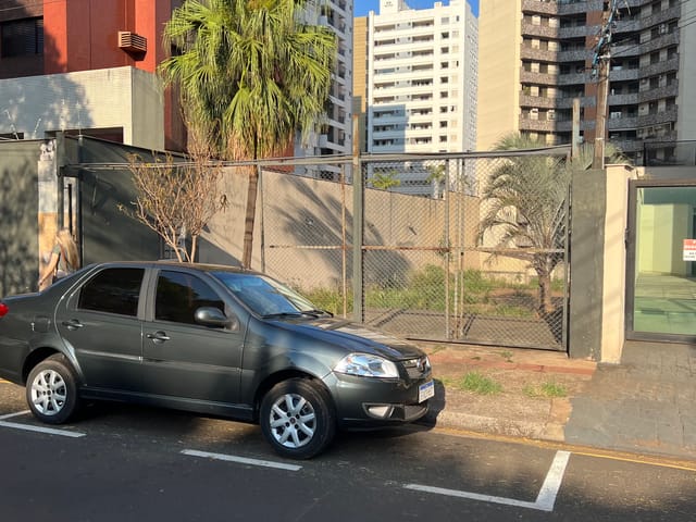 Terreno com 666m², à venda, no bairro Centro em Londrina