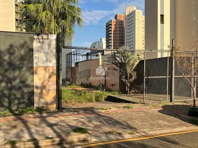 Terreno com 666m², à venda, no bairro Centro em Londrina