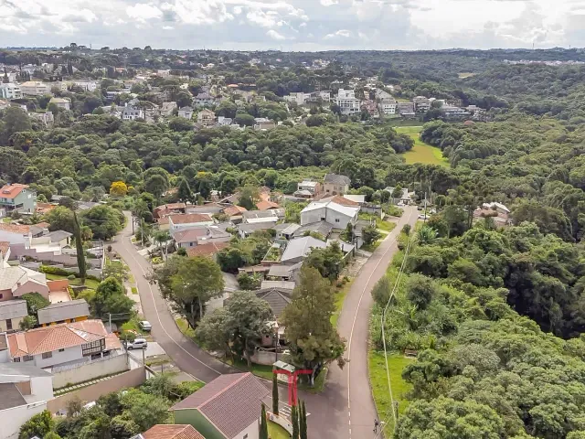 Terreno com 353m², à venda, no bairro Vista Alegre em Curitiba