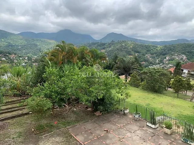 Terreno com 576m², à venda, no bairro Golfe em Teresópolis