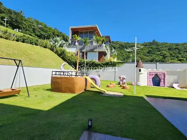 Terreno com 1280m², à venda, no bairro Estaleirinho em Balneário Camboriú