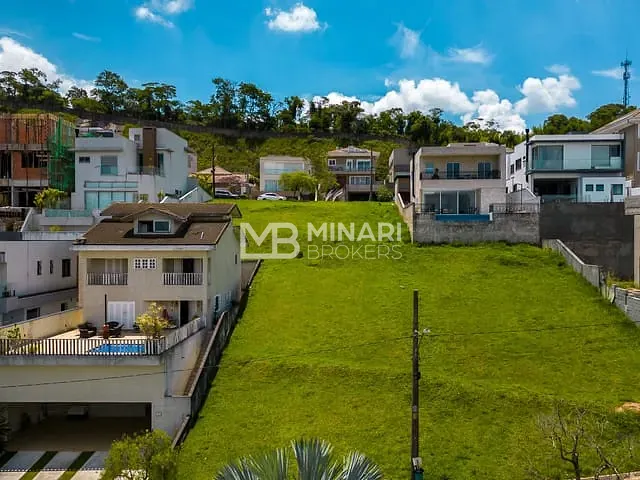 Terreno com 360m², à venda, no bairro Alphaville em Santana de Parnaíba