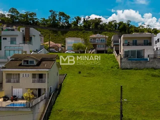 Terreno com 360m², à venda, no bairro Alphaville em Santana de Parnaíba