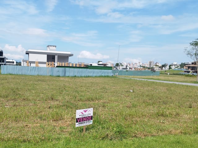Terreno com 330m², à venda, no bairro Pedra Branca em Palhoça