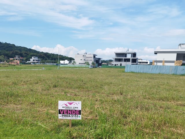 Terreno com 330m², à venda, no bairro Pedra Branca em Palhoça