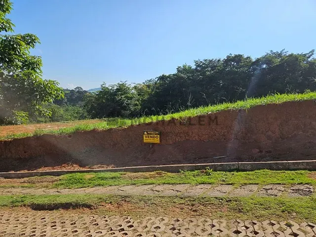 Terreno com 791m², à venda, no bairro Residencial Embaúba em Piranguinho