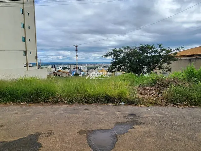 Terreno com 360m², à venda, no bairro Candeias em Vitória da Conquista