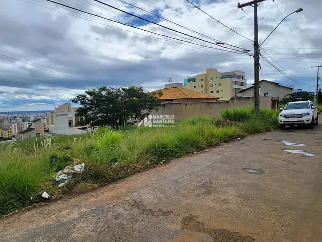 Terreno com 360m², à venda, no bairro Candeias em Vitória da Conquista