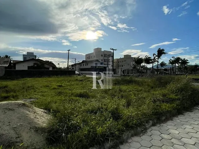 Terreno com 370m², à venda, no bairro Universitário em Tijucas