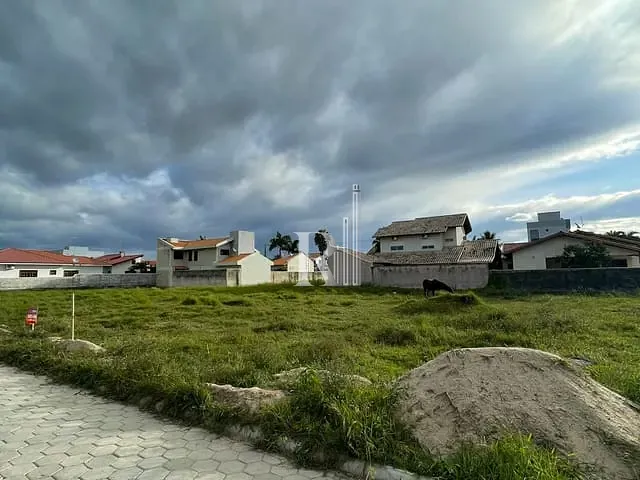 Terreno com 370m², à venda, no bairro Universitário em Tijucas