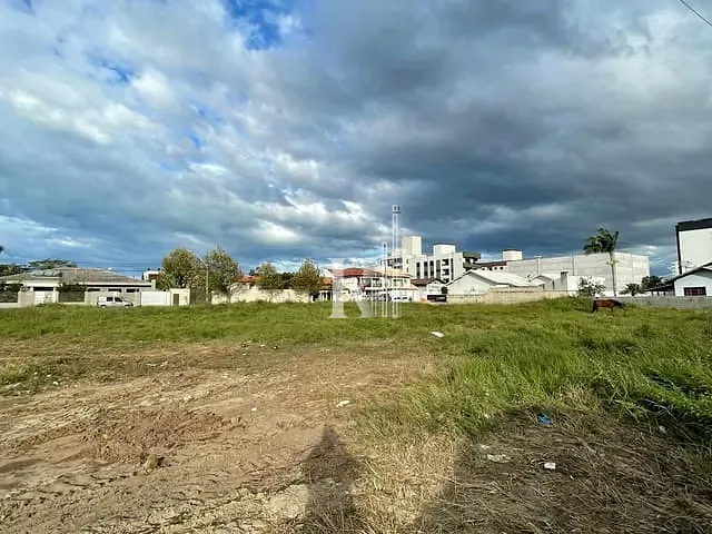 Terreno com 370m², à venda, no bairro Universitário em Tijucas