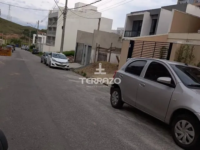 Terreno com 477m², à venda, no bairro Jardim Belvedere em Volta Redonda
