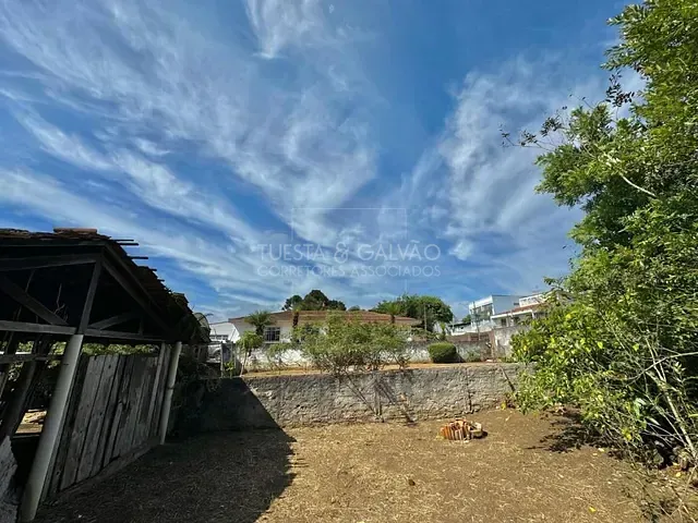 Terreno com 379m², à venda, no bairro Pinheirinho em Curitiba
