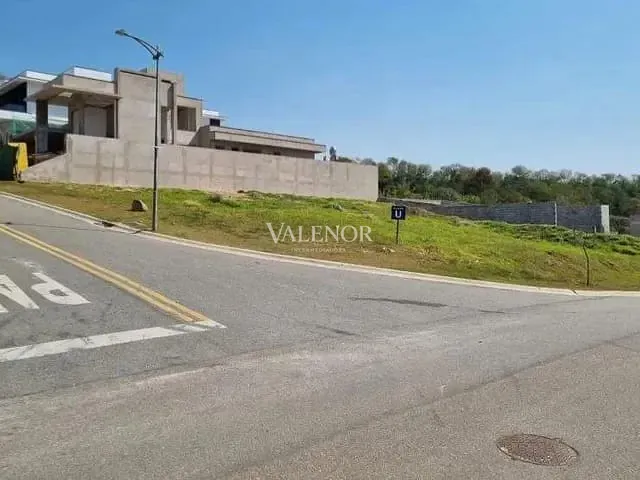 Terreno com 343m², à venda, no bairro Loteamento Brisas do Lago em Jundiaí