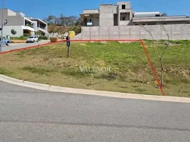 Terreno com 343m², à venda, no bairro Loteamento Brisas do Lago em Jundiaí
