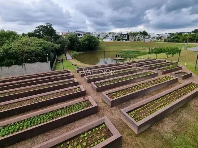 Terreno com 343m², à venda, no bairro Loteamento Brisas do Lago em Jundiaí