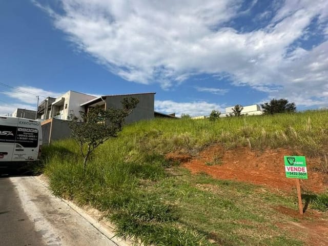 Terreno com 300m², à venda, no bairro Campos Olivotti em Extrema