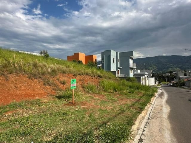 Terreno com 300m², à venda, no bairro Campos Olivotti em Extrema