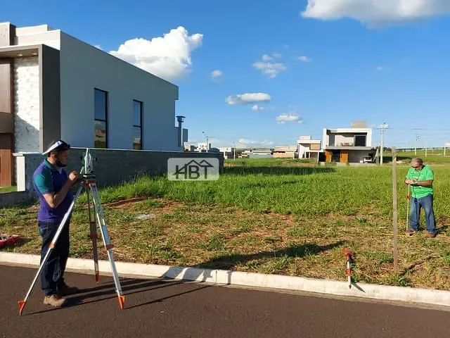 Terreno com 300m², à venda, no bairro Residencial Villa de León em Piratininga
