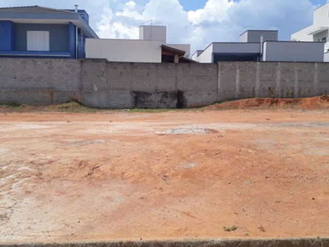 Terreno com 259m², à venda, no bairro Campo Alegre em Pindamonhangaba
