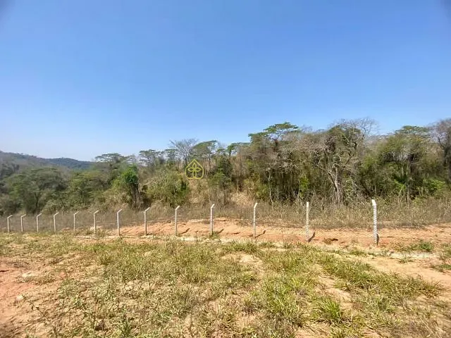 Terreno com 248m², à venda, no bairro Casa de Pedra em Volta Redonda
