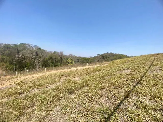 Terreno com 248m², à venda, no bairro Casa de Pedra em Volta Redonda