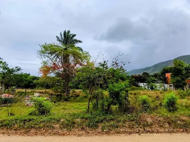 Terreno com 300m², à venda, no bairro Rincão Mimoso (Itaipuaçu) em Maricá