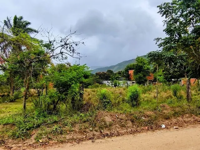 Terreno com 300m², à venda, no bairro Rincão Mimoso (Itaipuaçu) em Maricá