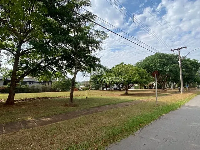 Terreno com 2312m², à venda, no bairro Residencial Aldeia do Vale em Goiânia