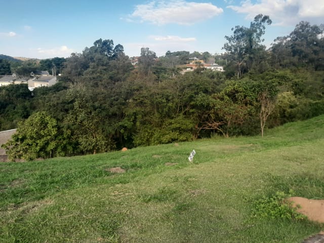 Terreno com 811m², à venda, no bairro Observatório em Vinhedo