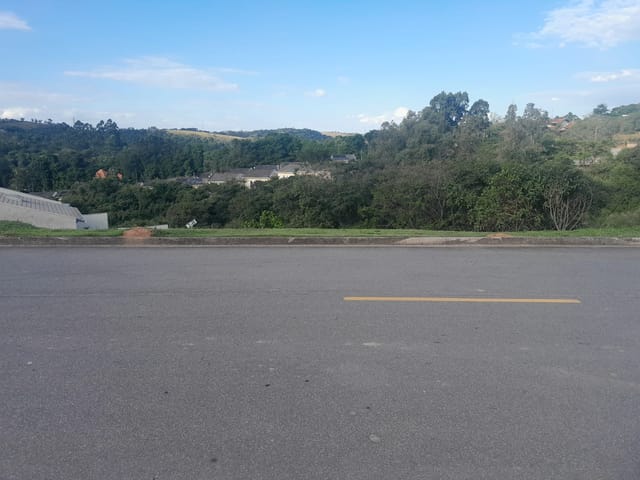 Terreno com 811m², à venda, no bairro Observatório em Vinhedo