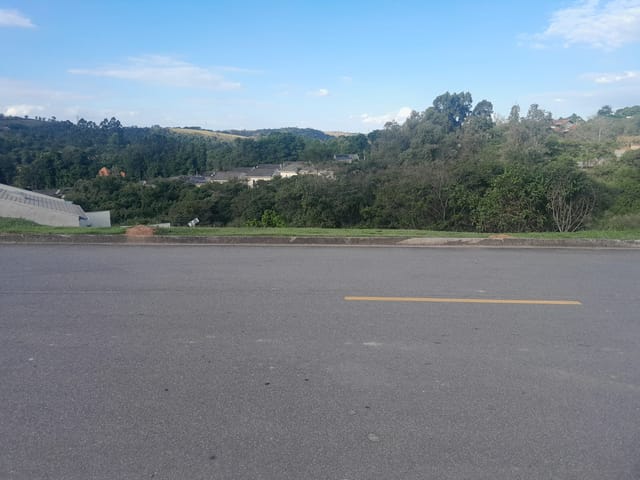 Terreno com 811m², à venda, no bairro Observatório em Vinhedo