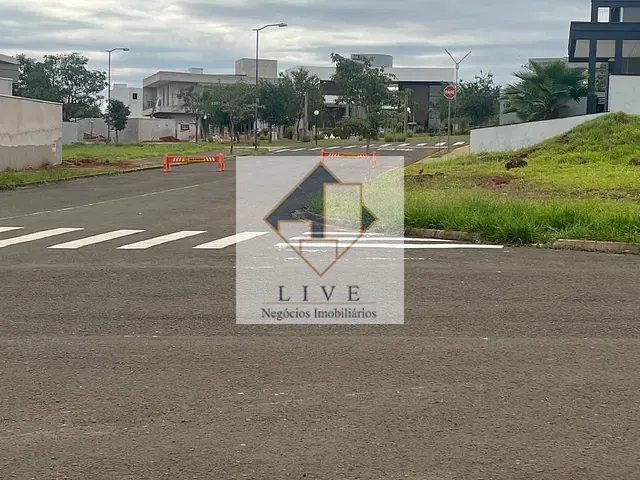 Terreno com 342m², à venda, no bairro Parque Nova Carioba em Americana