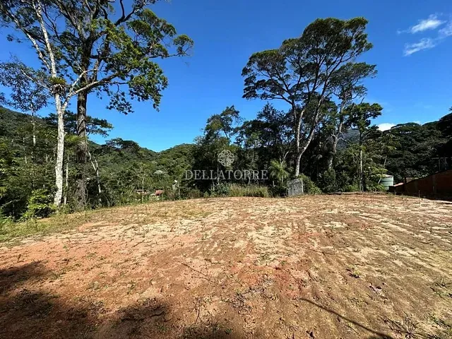 Terreno com 890m², à venda, no bairro Carlos Guinle em Teresópolis