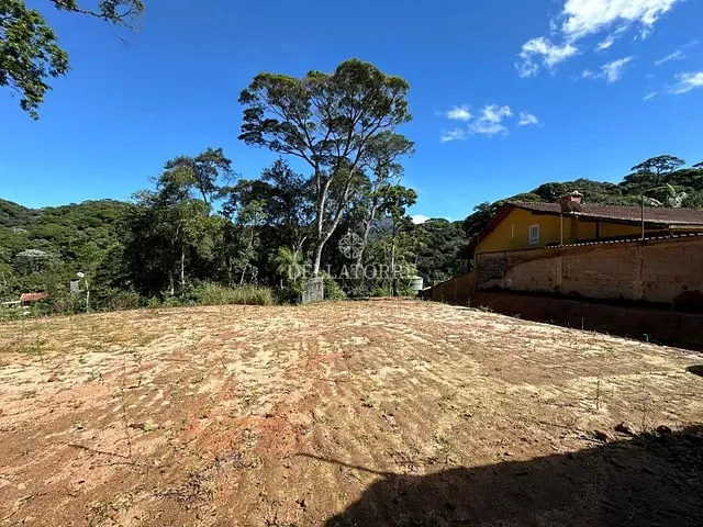 Terreno com 890m², à venda, no bairro Carlos Guinle em Teresópolis